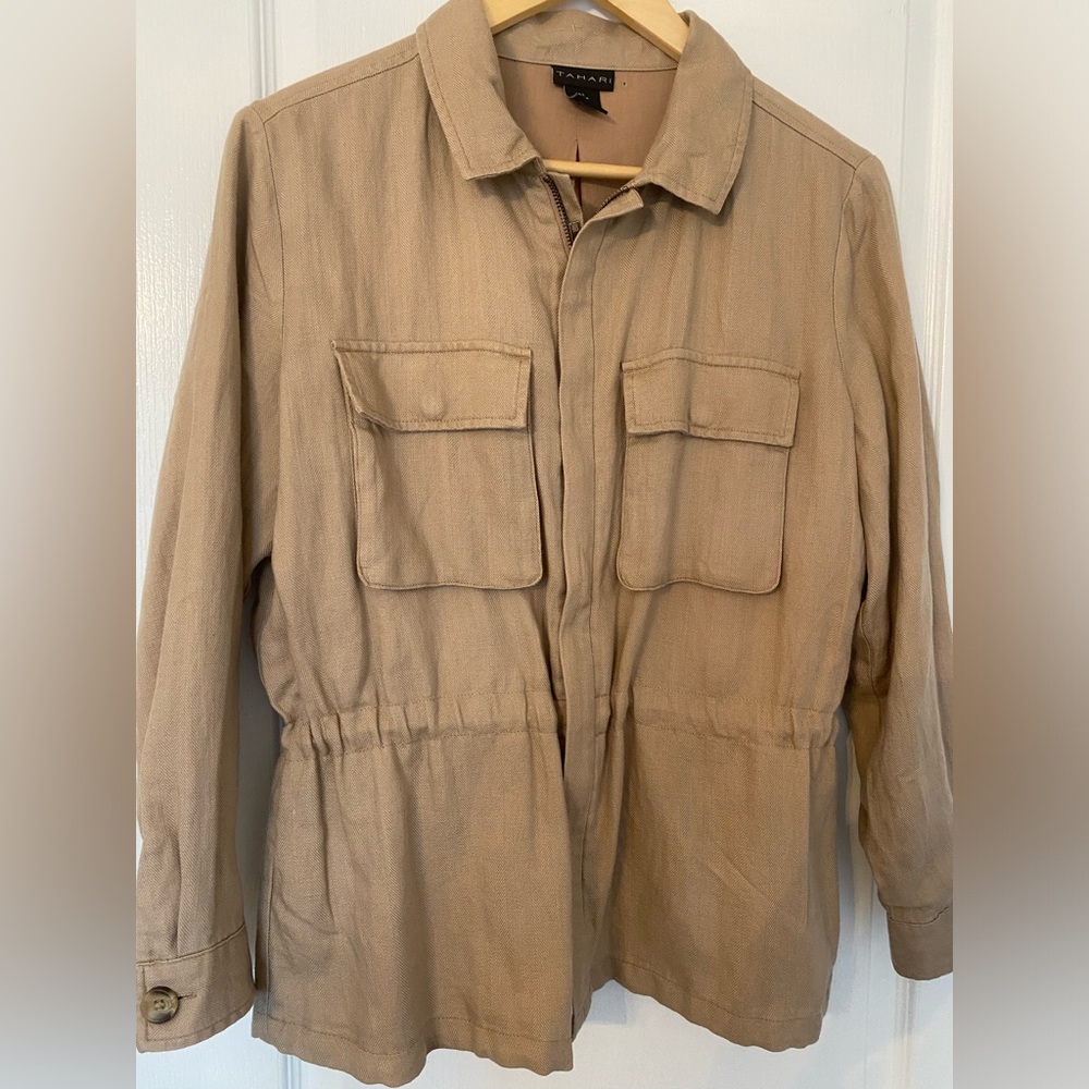 Never worn, gorgeous tan jacket